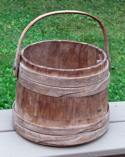 Buttonhole Band Bucket